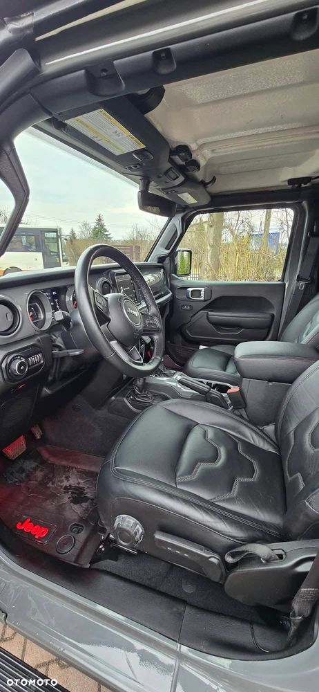 Jeep Wrangler - 10