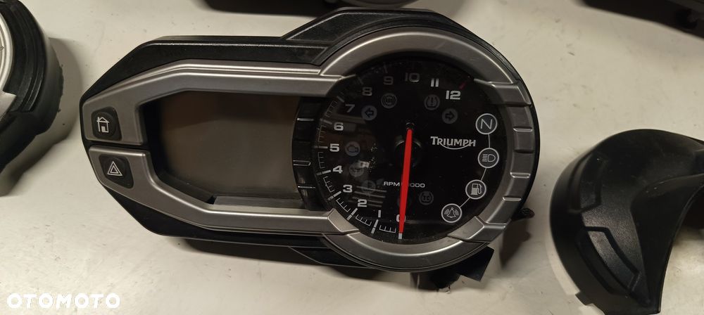 TRIUMPH TIGER  STREET TRIPLE SPEED SPORT DAYTONA LICZNIK ZEGARY - 6