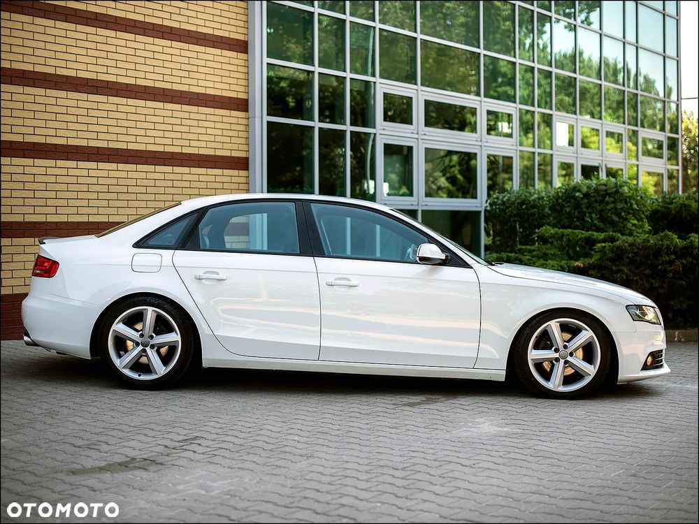 Audi A4 Limousine - 9