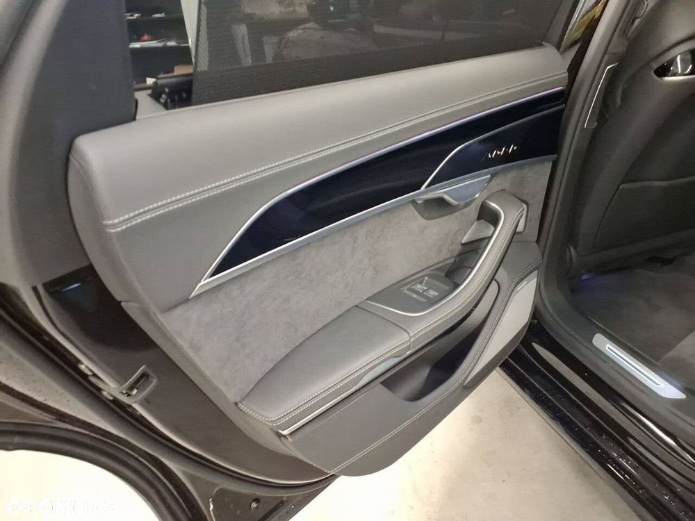 Audi S8 - 7