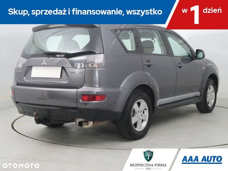 Mitsubishi Outlander - 7