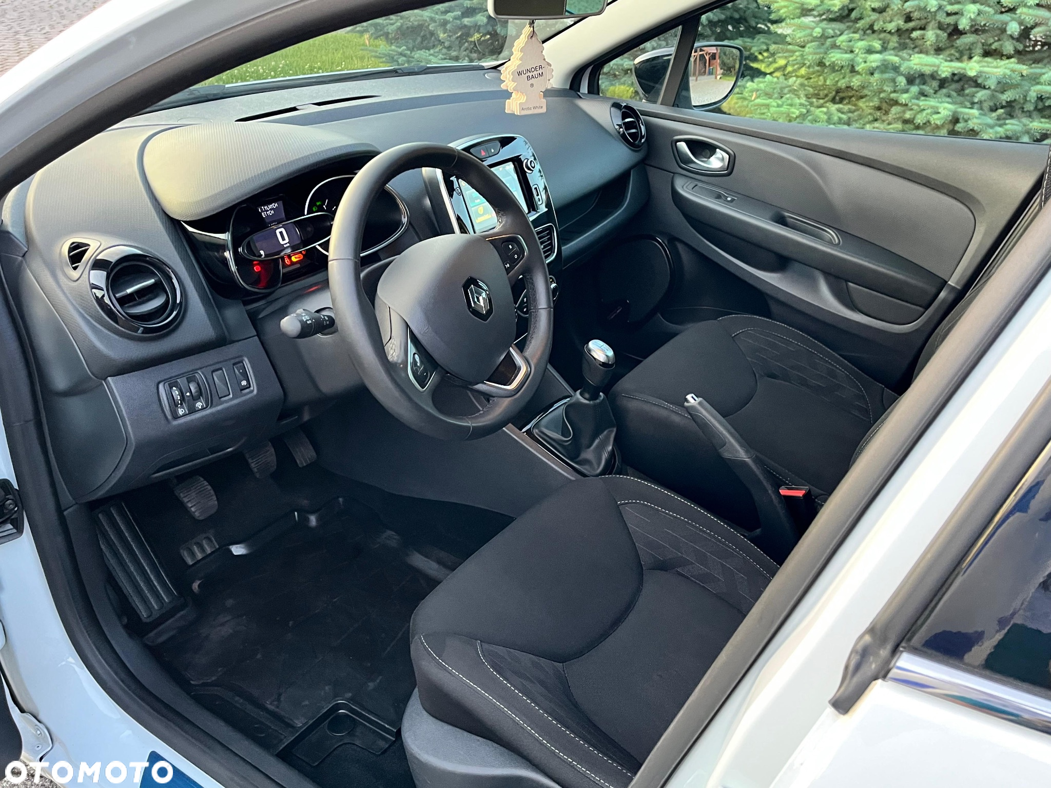 Renault Clio 0.9 TCe Limited - 16