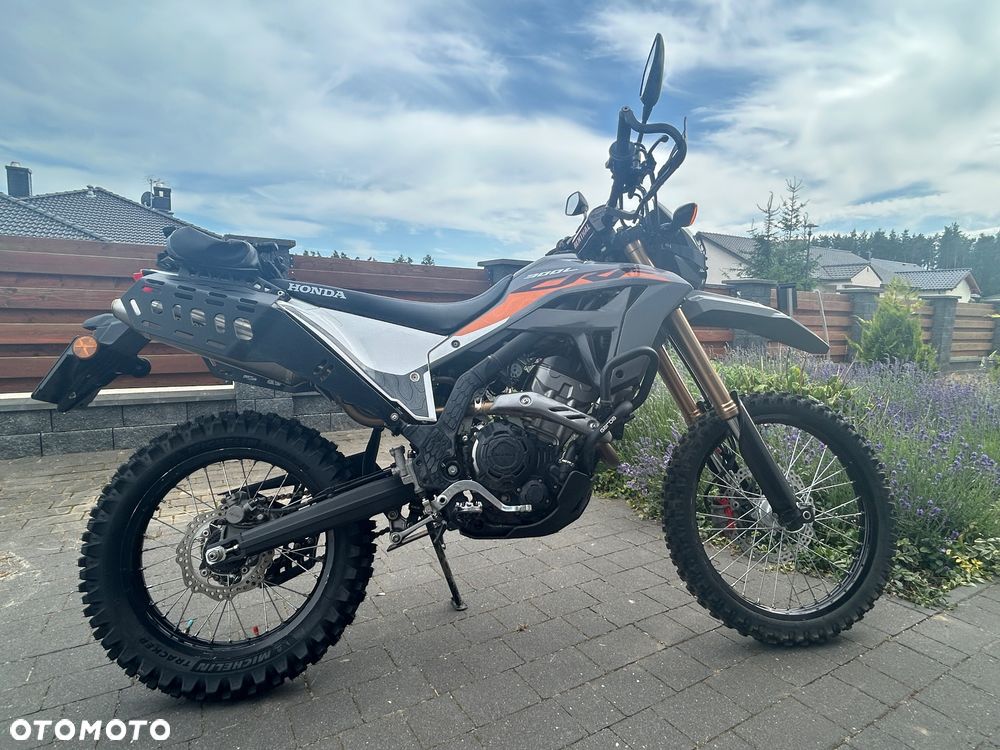 Honda CRF - 9