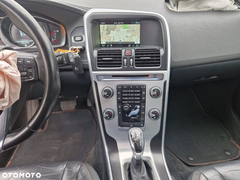 Volvo XC 60 D4 Drive-E Ocean Race - 17
