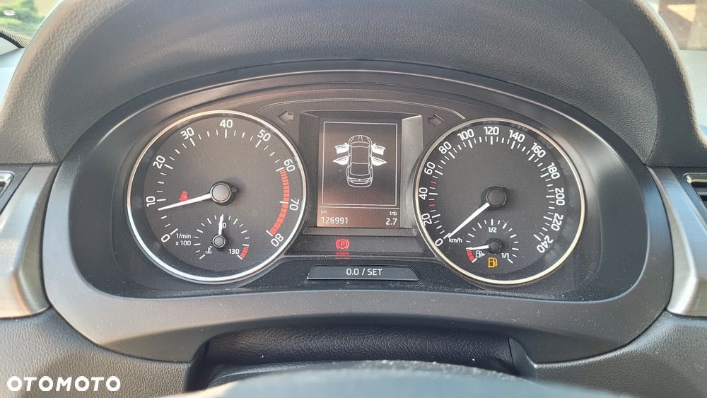 Skoda RAPID 1.2 TSI Joy - 25