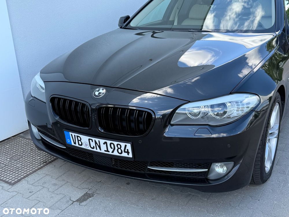 BMW Seria 5 525d Sport-Aut - 34