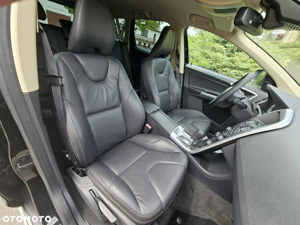 Volvo XC 60 D4 Geartronic RDesign - 28