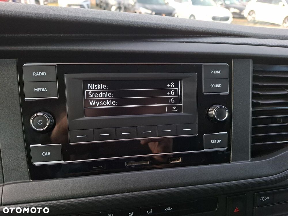 Volkswagen Transporter CARAVELLE 2.0 TDI 110KM - 18