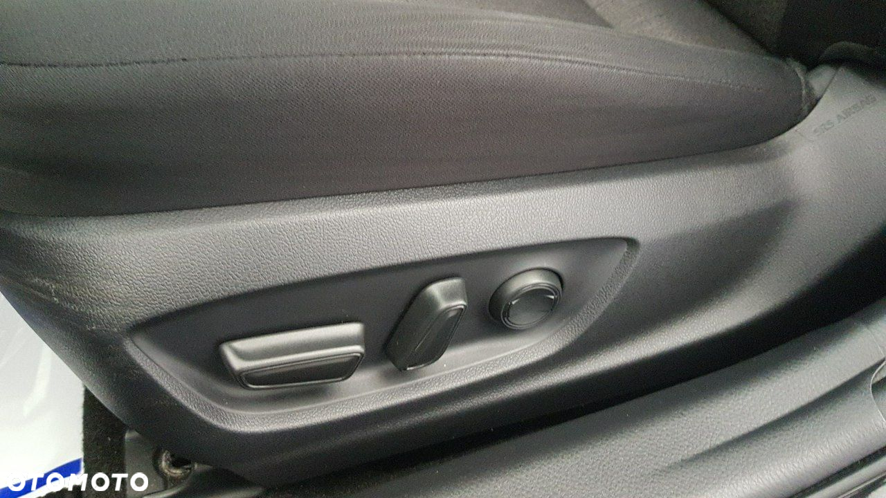 Toyota Camry - 30