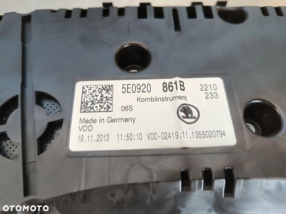 Licznik Zegary Skoda Octavia 3 III Benzyna Europa 5E0920861B - 8