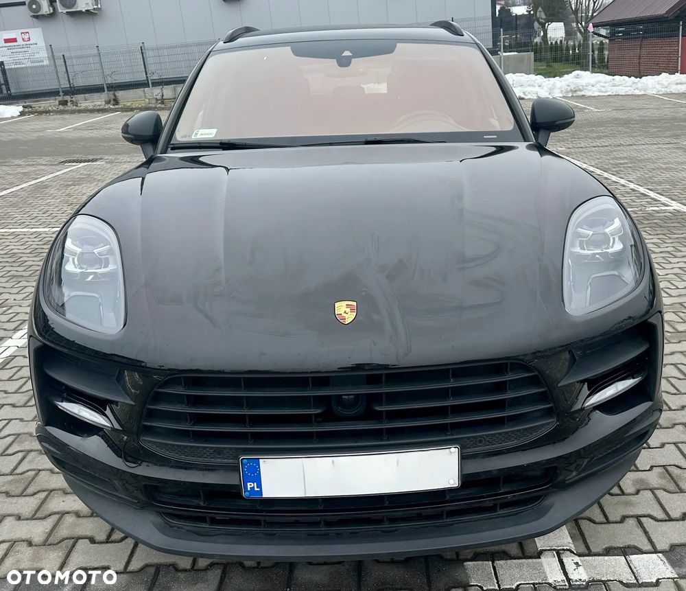 Porsche Macan - 1