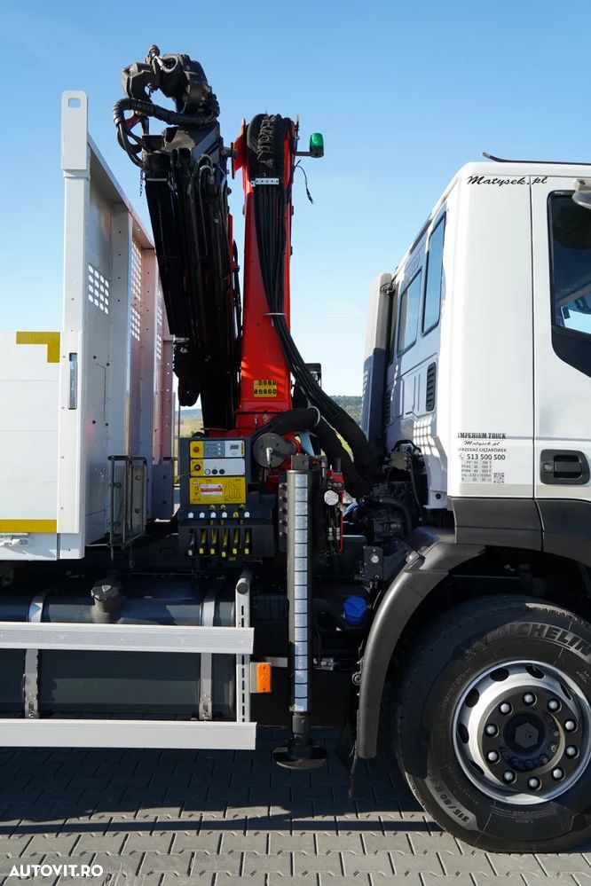 Iveco TRAKKER 410 / LIVRARE - 6,5 M + PALFINGER PK 19.001 SLD / PODEA RESISTENTĂ / 3 LOCURI / TELECOMANDĂ/ - 16