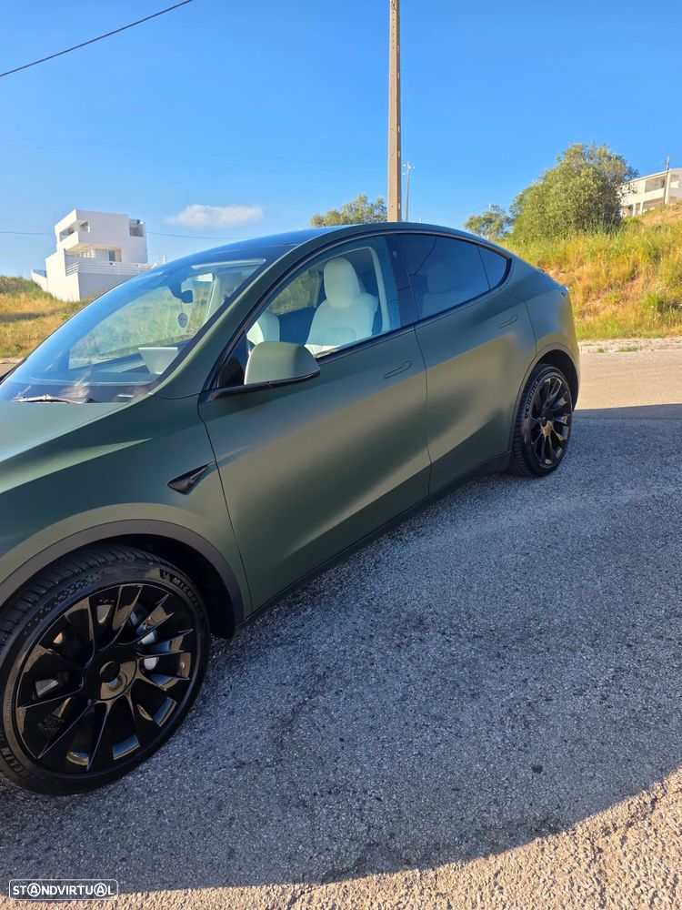 Tesla Model Y Long Range Dual Motor AWD - 2