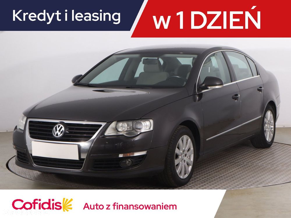 Volkswagen Passat - 2