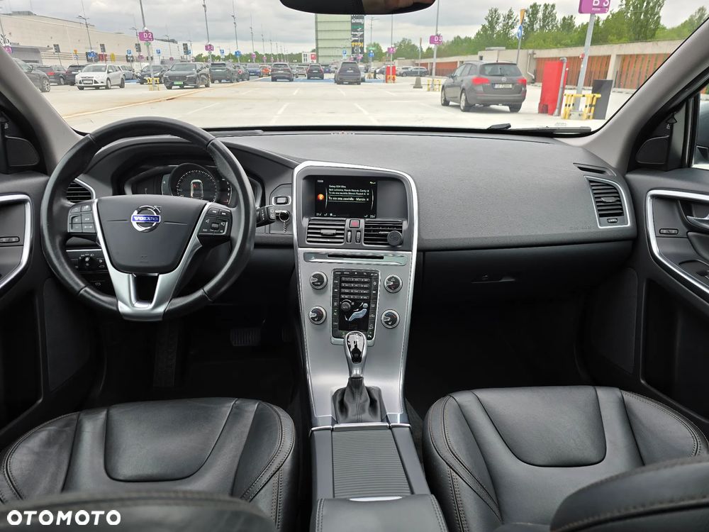 Volvo XC 60 D5 AWD Momentum - 27