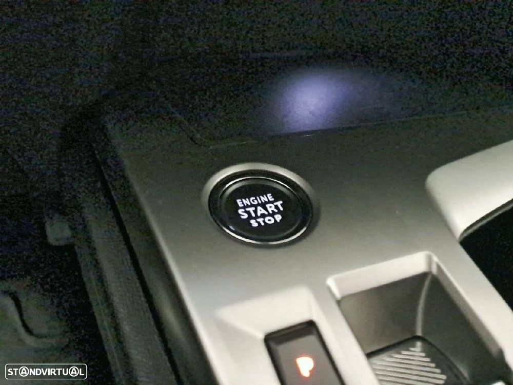 Peugeot 308 1.2 Hybrid Style e-DCS6 - 19