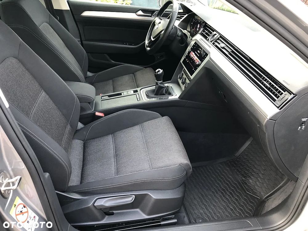 Volkswagen Passat 2.0 TDI BMT Highline - 38