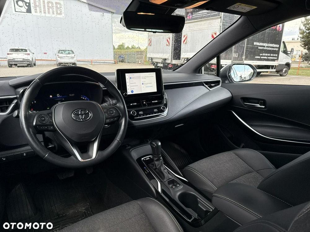 Toyota Corolla - 13