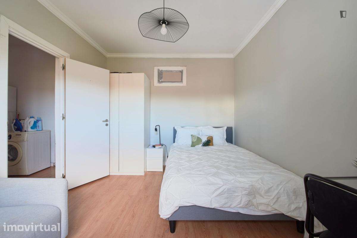 Quarto - localizado em Arroios Lisbon - Grande imagem: 4/12