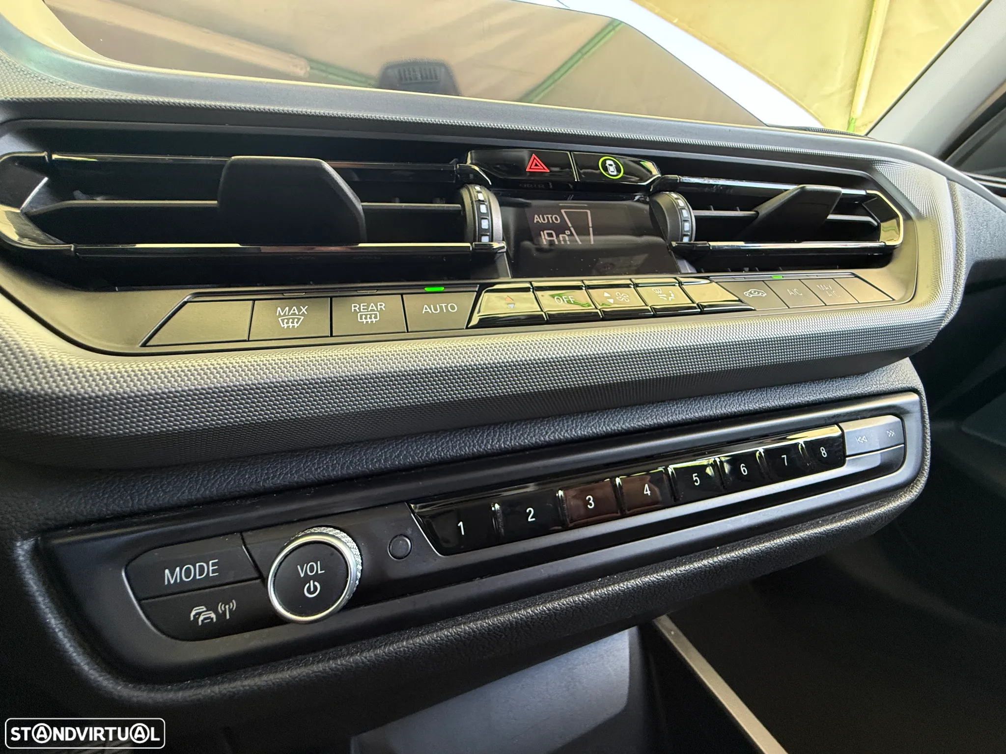 BMW 116 d Pack Color Vision Auto - 41
