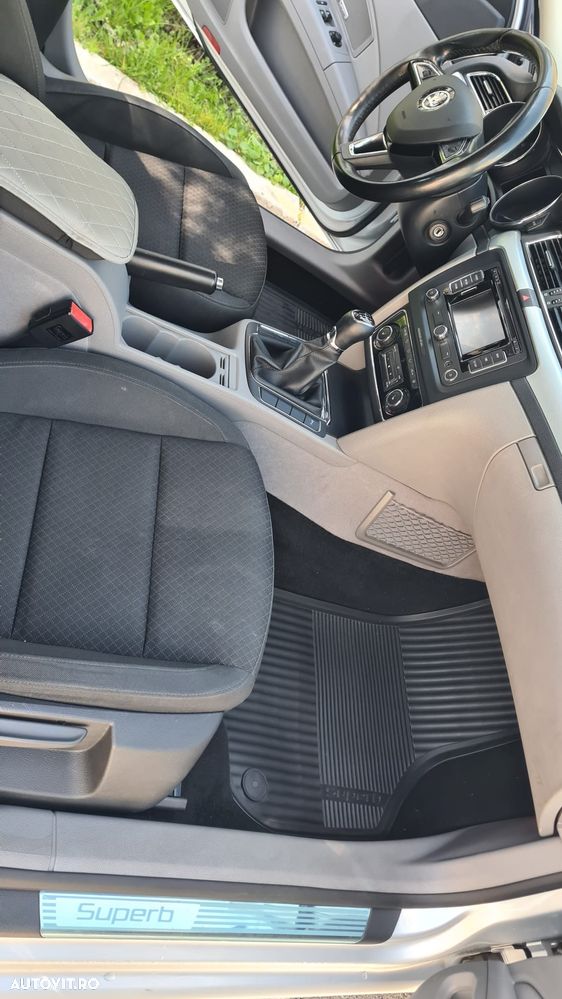 Skoda Superb 2.0 TDI Elegance - 13