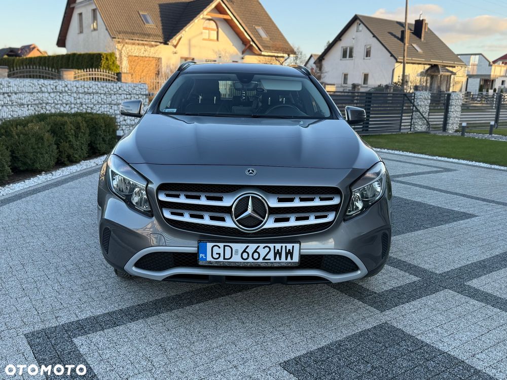 Mercedes-Benz GLA 180 7G-DCT - 3