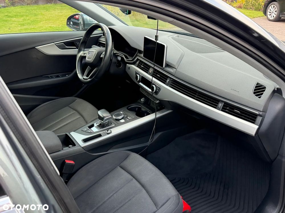 Audi A4 Limousine 35 TFSI S tronic - 12