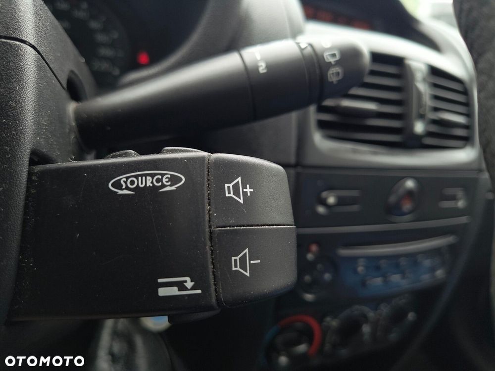Renault Clio - 21
