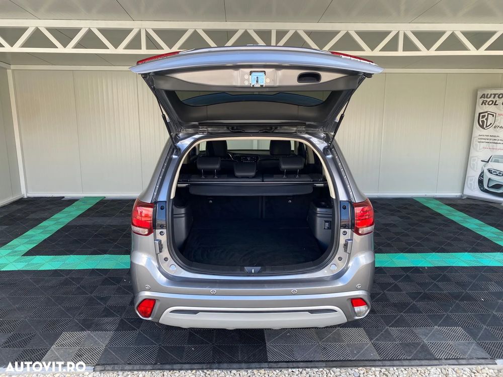 Mitsubishi Outlander - 11