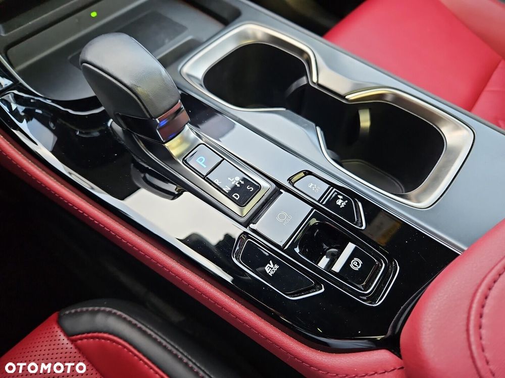 Lexus NX 350h Omotenashi AWD - 18