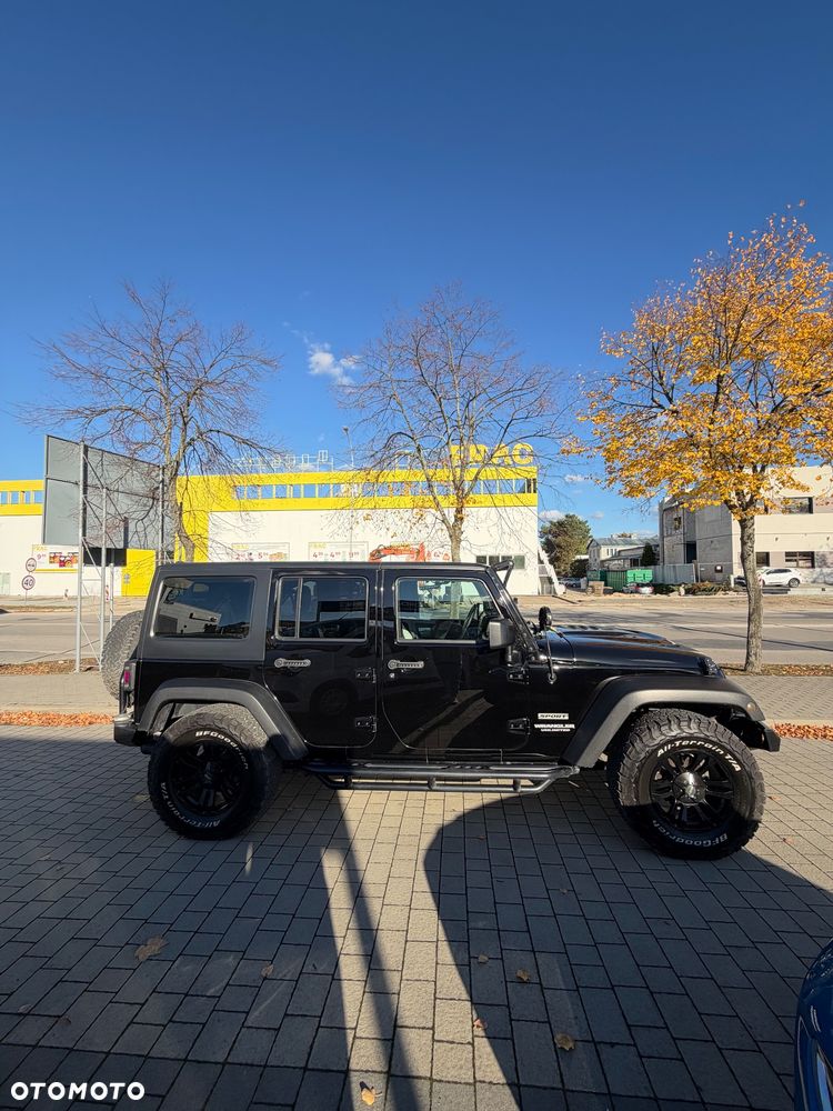 Jeep Wrangler - 11