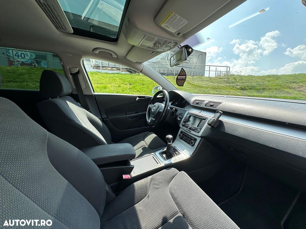 Volkswagen Passat - 12