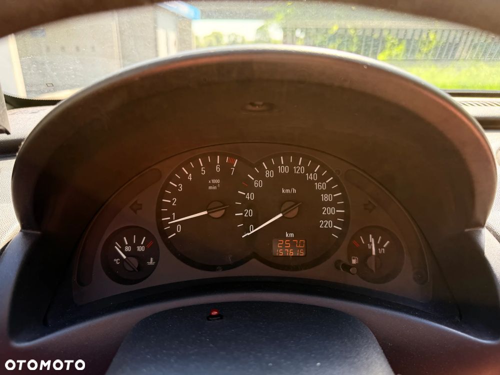 Opel Corsa 1.2 16V Cosmo - 5