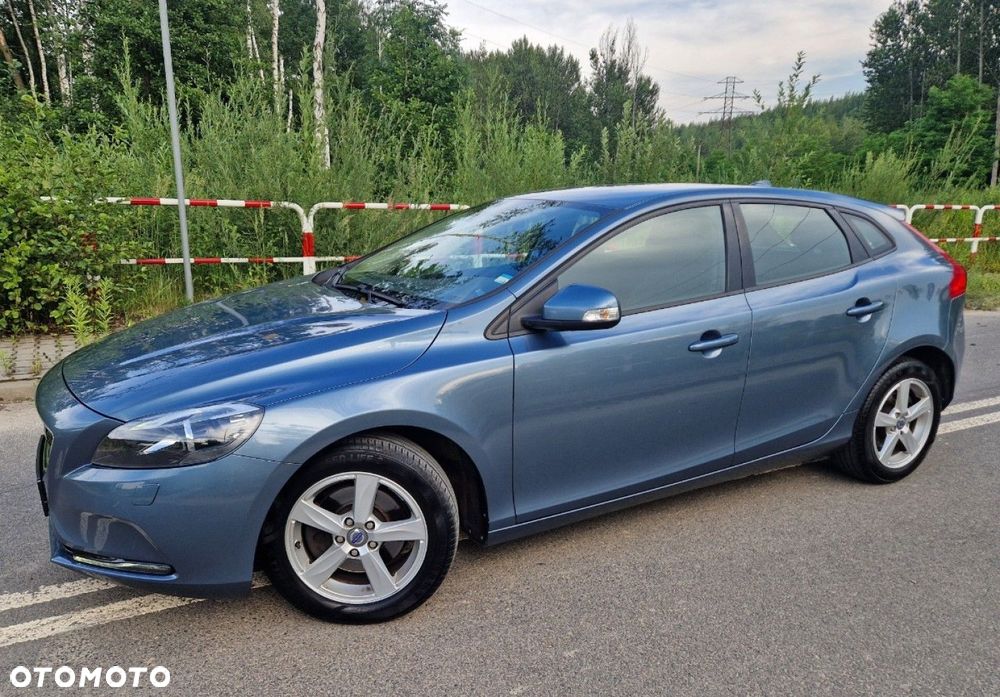 Volvo V40 T2 You - 3