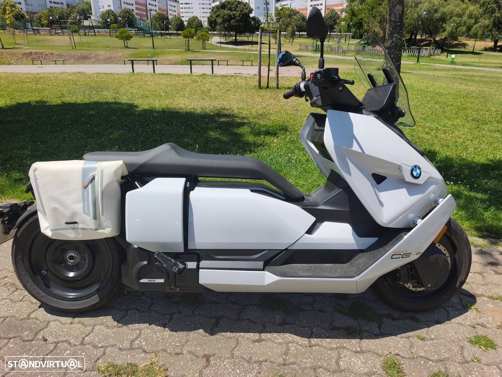BMW CE 04 - 15