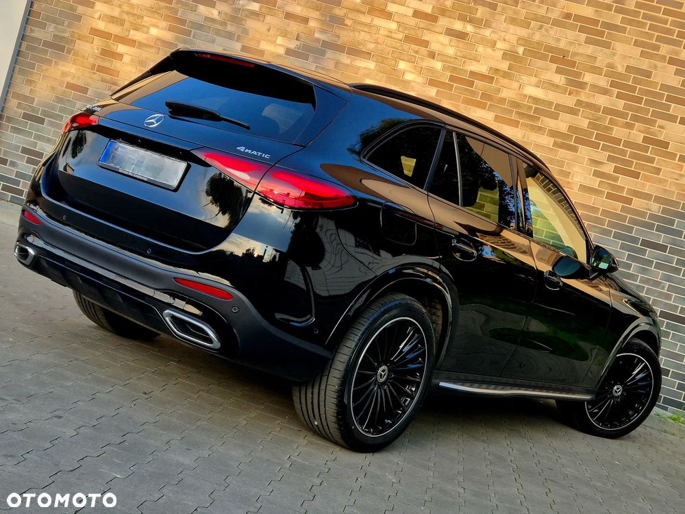 Mercedes-Benz GLC 300 4Matic 9G-TRONIC AMG Line Advanced - 14