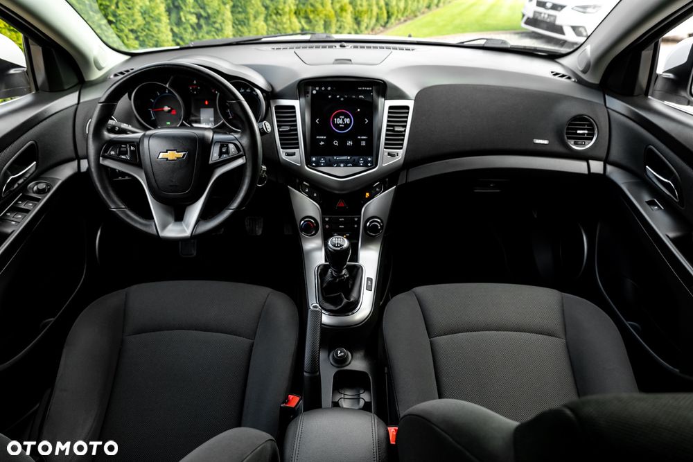 Chevrolet Cruze 1.8 LS - 24