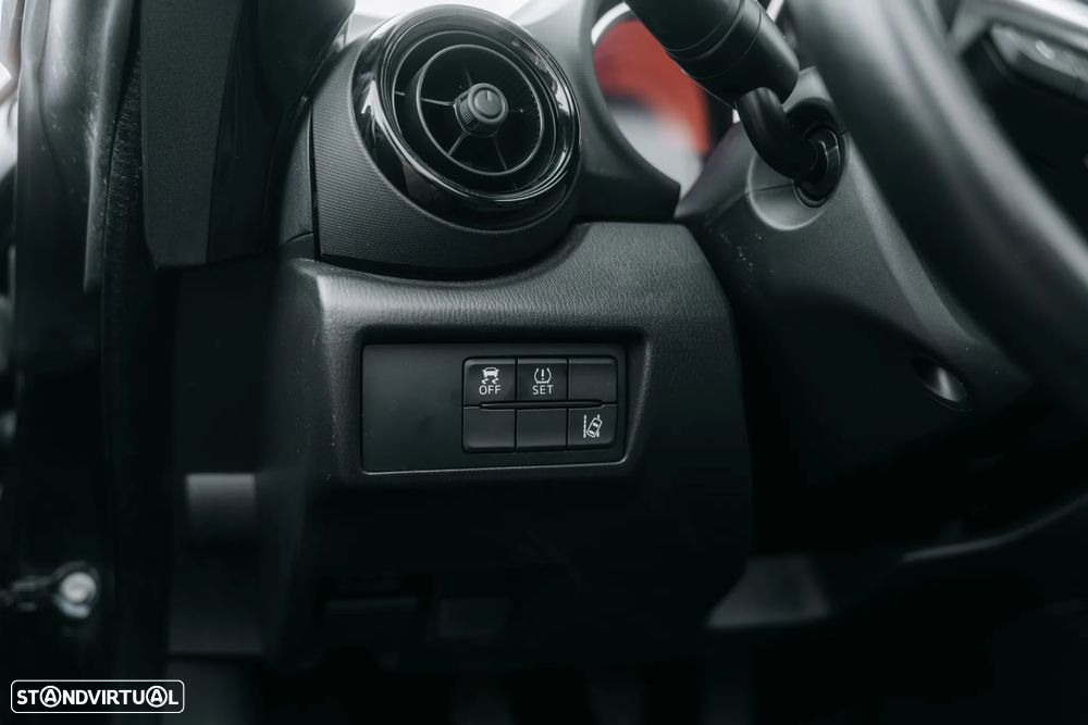 Mazda MX-5 MZR 1.5 RF Sky.Excell.Navi - 25