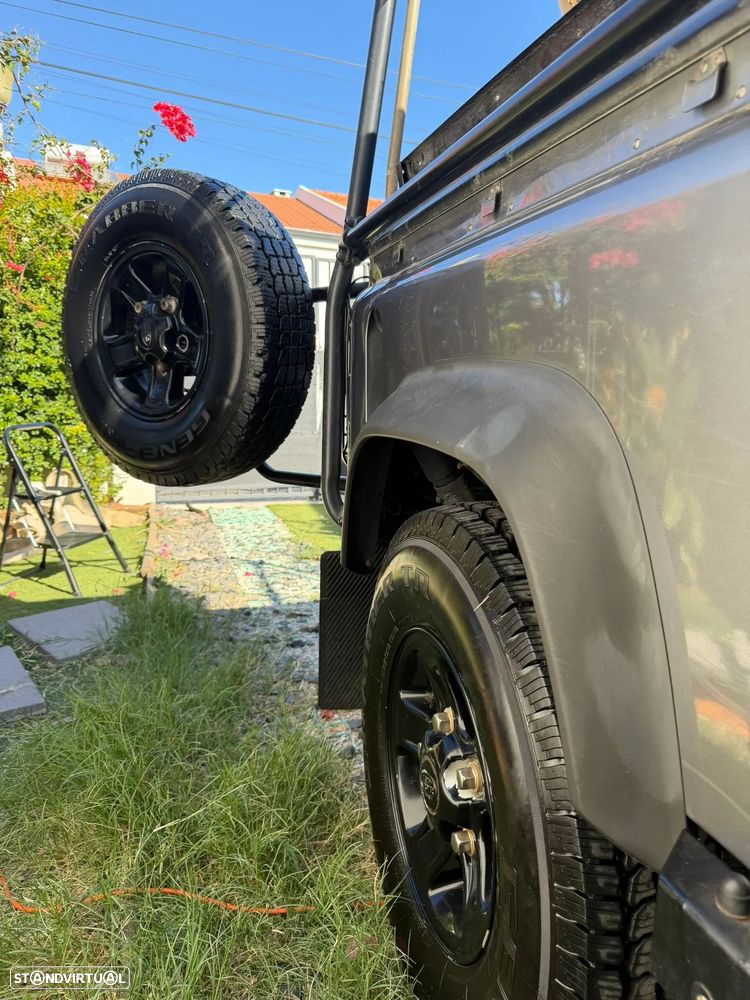Land Rover Defender - 23