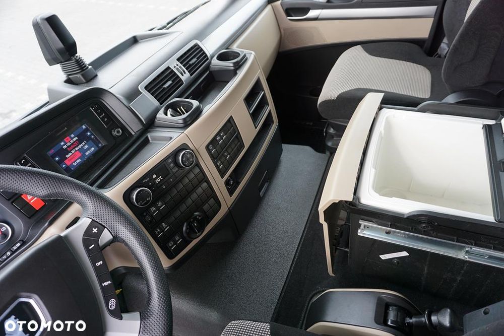 MAN TGM / 18.290 / EURO 6 / IZOTERMA + WINDA / 18 PALET / OTWIERANY BOK - 9