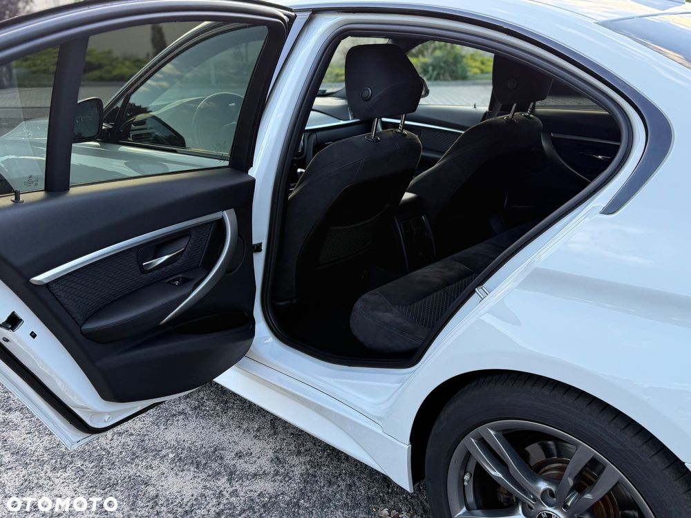 BMW Seria 3 318i M Sport - 10