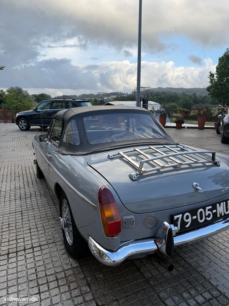 MG MGB - 8