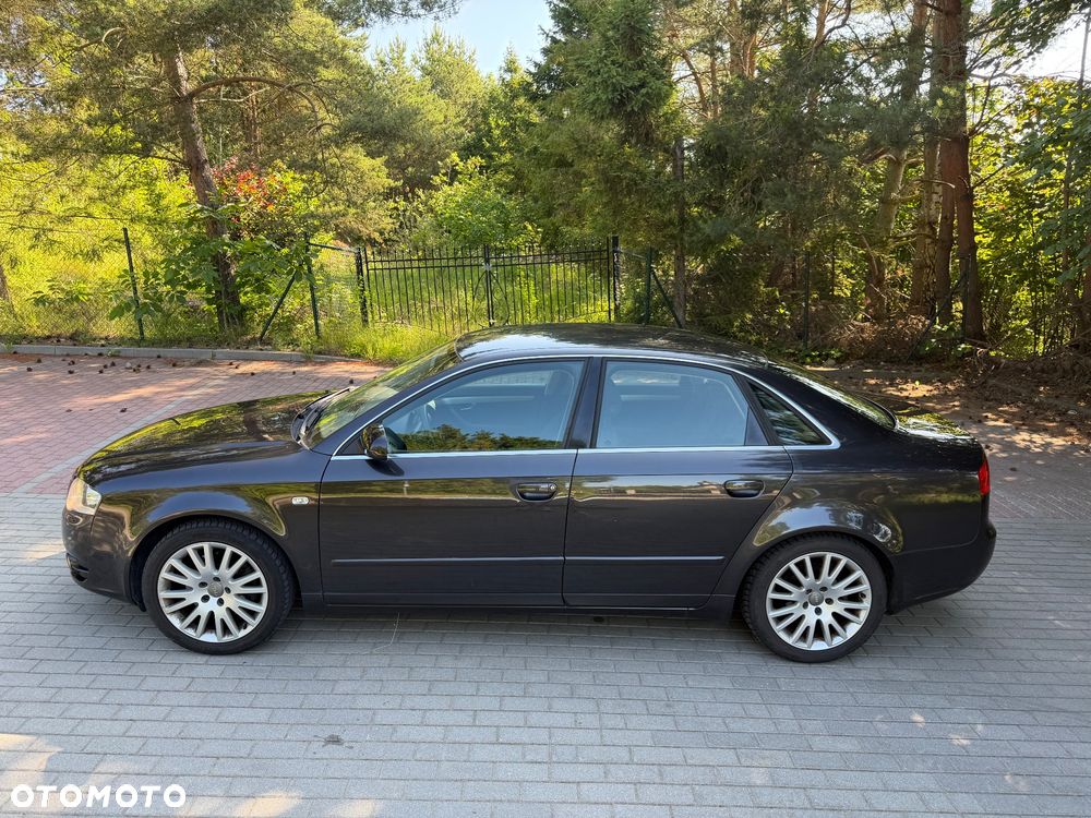 Audi A4 Limousine - 14