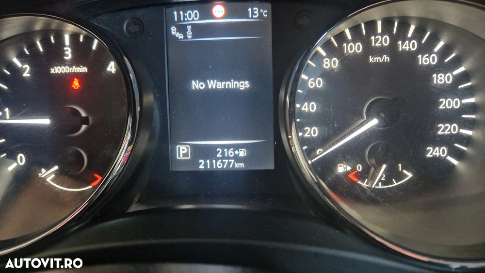 Nissan Qashqai 1.6 DCI Xtronic TEKNA - 9