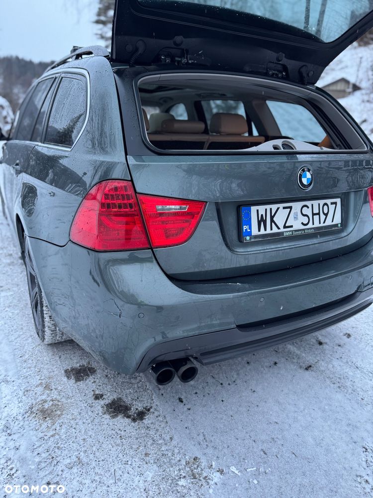 BMW Seria 3 330d xDrive - 23