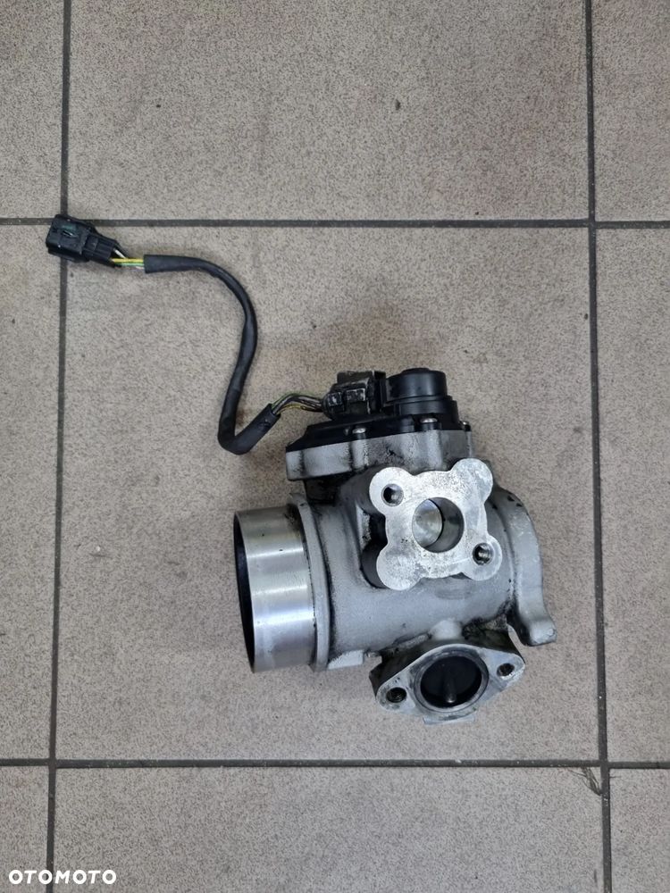 ZAWÓR EGR TRAFIC VIVARO  MASTER MOVANO 2.5 DCI 06-14r. - 1