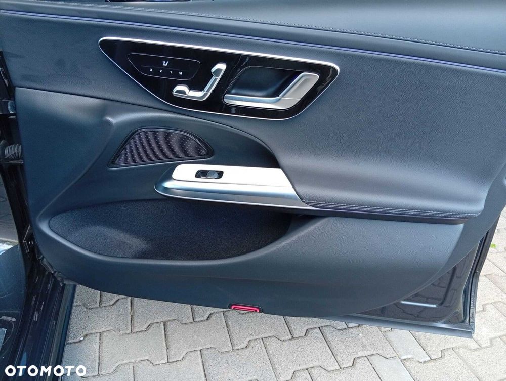 Mercedes-Benz Klasa E 220 d mHEV 4-Matic AMG 9G-Tronic - 25