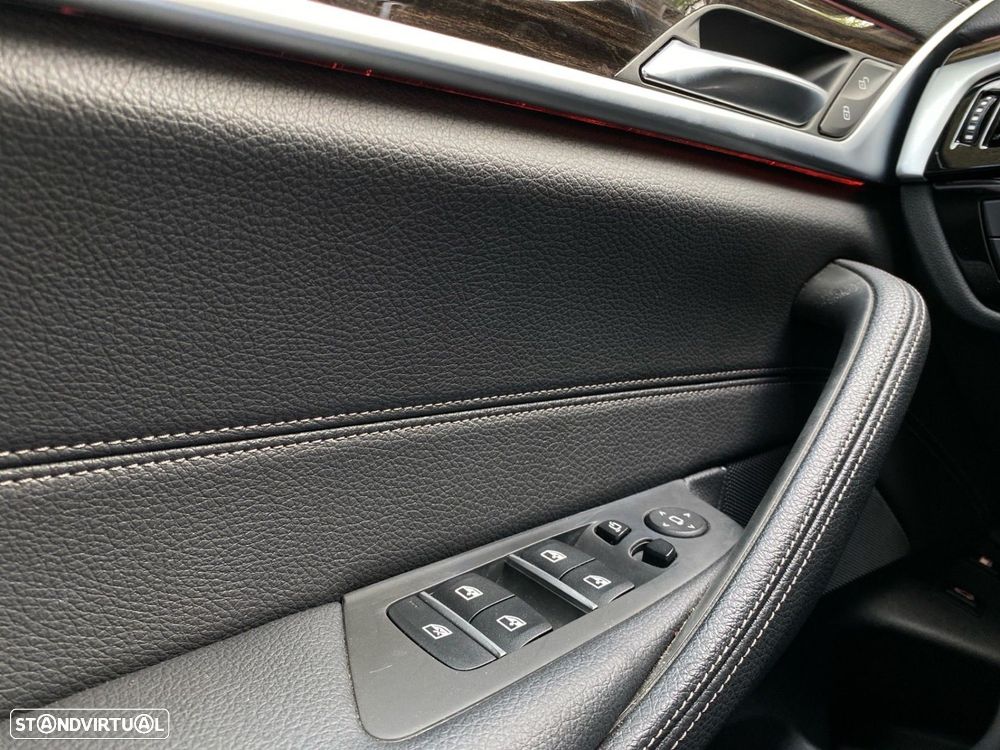 BMW 530 e Line Luxury - 16