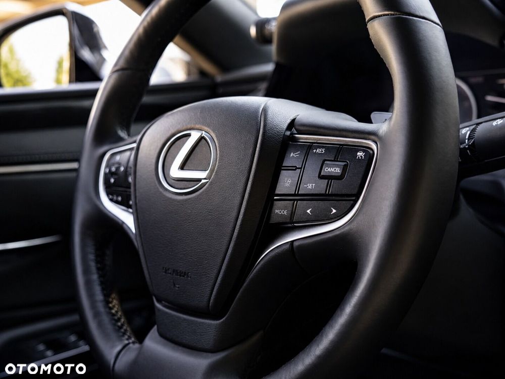 Lexus ES 300h Business Edition - 20