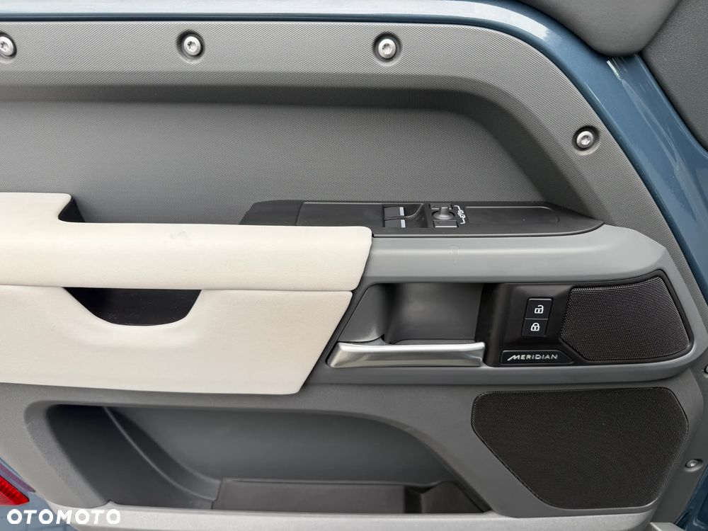 Land Rover Defender 3.0 D250 mHEV S - 15